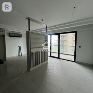 Studio Apartment Image 6