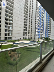 Airport View Apartment Image 5