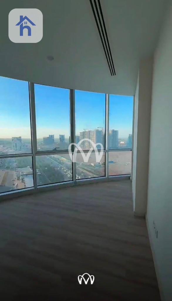 Spacious Apartment in Empire Square Resim 2