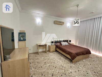 Luxurious Rental House Image 23