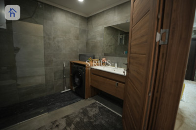 Luxurious Apartment with 3 Bedrooms Image 15