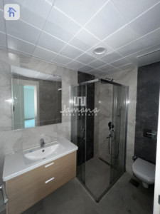 Modern 2-Bedroom Apartment in Empire Square Resim 9