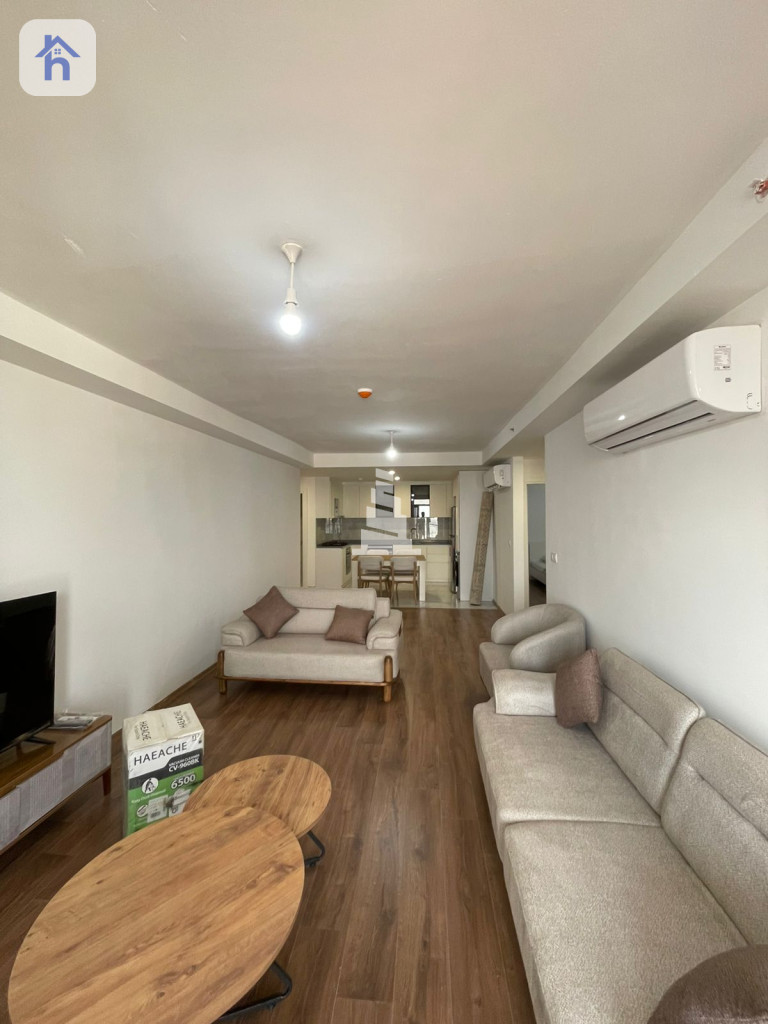 شوقەیەکی ڕاخراو لە ئیمپایەر پیرڵ تاوەرز وێنە 2