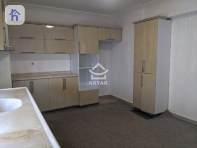 Bright Apartment in Prime Location Resim 3