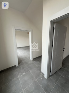 One Floor House image 2
