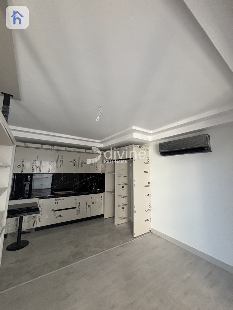 Studio Apartment Image 2