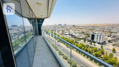 Spacious 16th Floor Apartment image 9