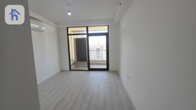Luxurious 10th Floor Apartment Image 10