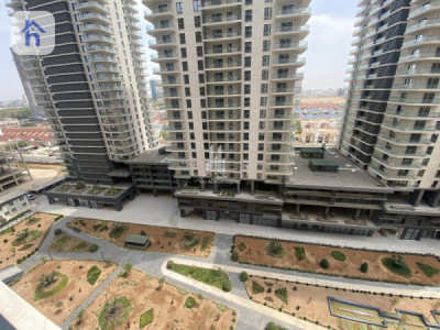 Spacious Apartment with Modern Design Image 11