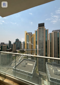 Luxurious Empire Square: 2-Room Apartment Image 8