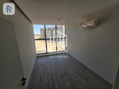 Spacious Apartment with 3 Bedrooms image 7