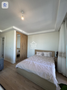 Cosy Furnished Apartment in Empire Wings Image 4