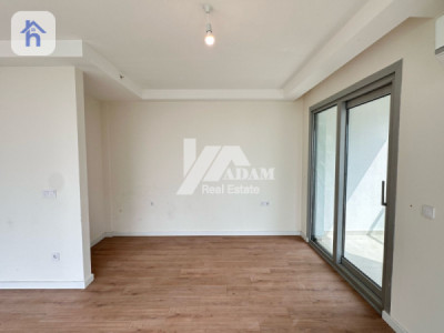 Bright and Spacious Studio in Prime Location Image 3
