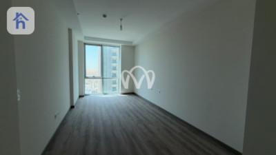 Spacious Apartment in Empire Square image 9
