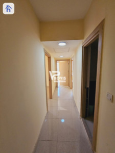 Bright and Spacious 7th Floor Apartment Image 7