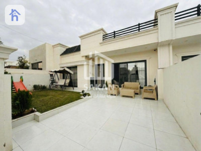 One Floor House image 2