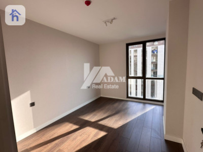 Elegant 4-Bedroom Apartment with Balcony Image 16