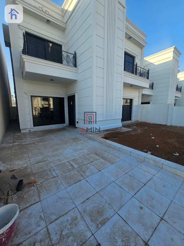 Spacious house with 4 bedrooms Resim 2