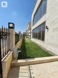 منزل عائلي حديث مع 4 غرف نوم image 2