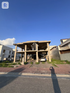 Corner Structure Opposite Garden image 4