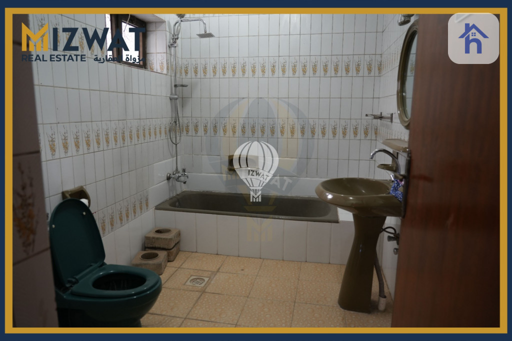 منزل تجاري فسيح في الدورة صورة 16