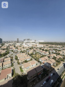 Luxurious Four Bedroom Apartment Image 12