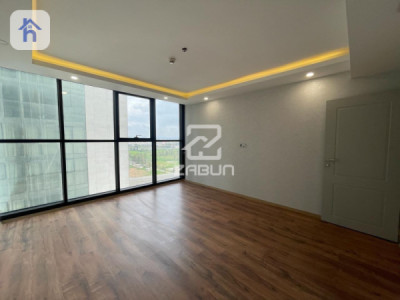 Modern apartment with stunning views Image 9
