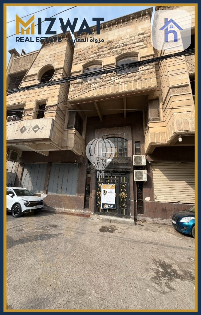 Four-story Building for Commercial Rent