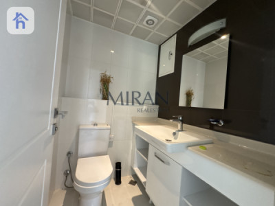 Cozy 1-Bedroom Apartment in Empire Wings Resim 5