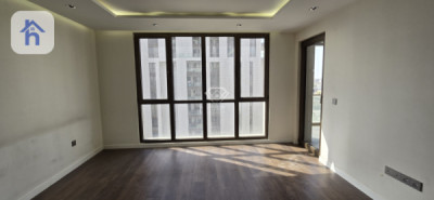 Modern 3BR apartment in prime location Image 4
