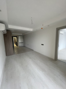 Chic Apartment in Prime Location Image 4