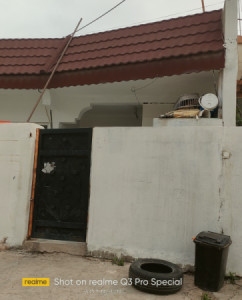 One Floor House image 1