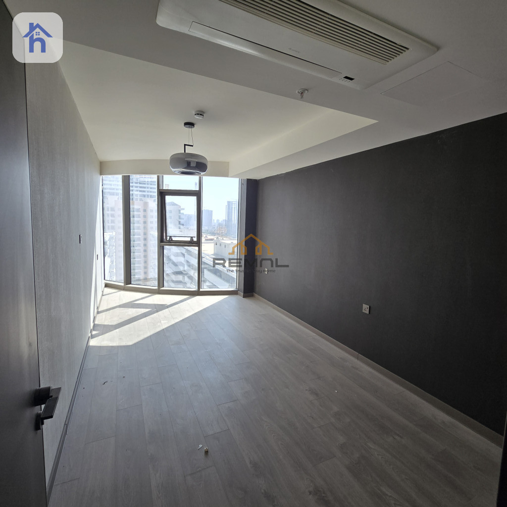شوقەیەکی نایابی یەک ژووری نوستن وێنە 2