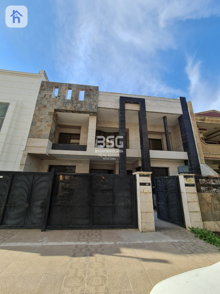 Luxurious 4-Bedroom Home in Dream City