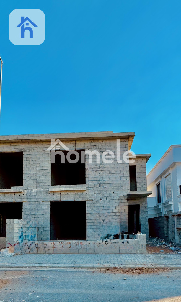 Spacious 4 Bedroom House in Hiwa City