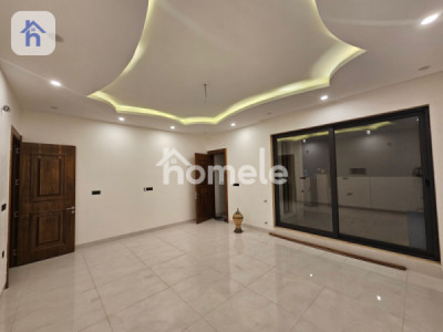 Modern Residence with Multiple Rooms Image 4