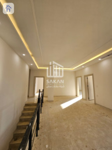 Modern house with 4 bedrooms image 8