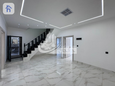 Modern Home for sale Image 9