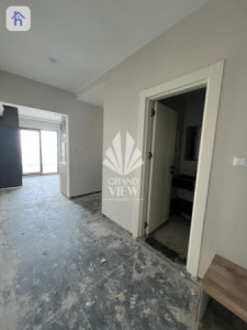 شقة واسعة بتصميم عصري صورة 6