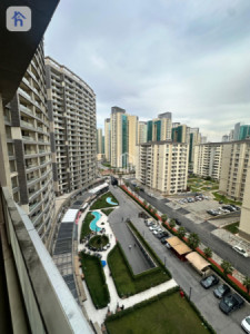 Modern Apartment image 5