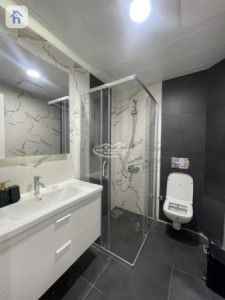 Modern 2-Bed Apartment in Empire Wings Image 14