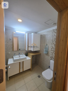 Elegant 3-bedroom apartment in prime location image 11