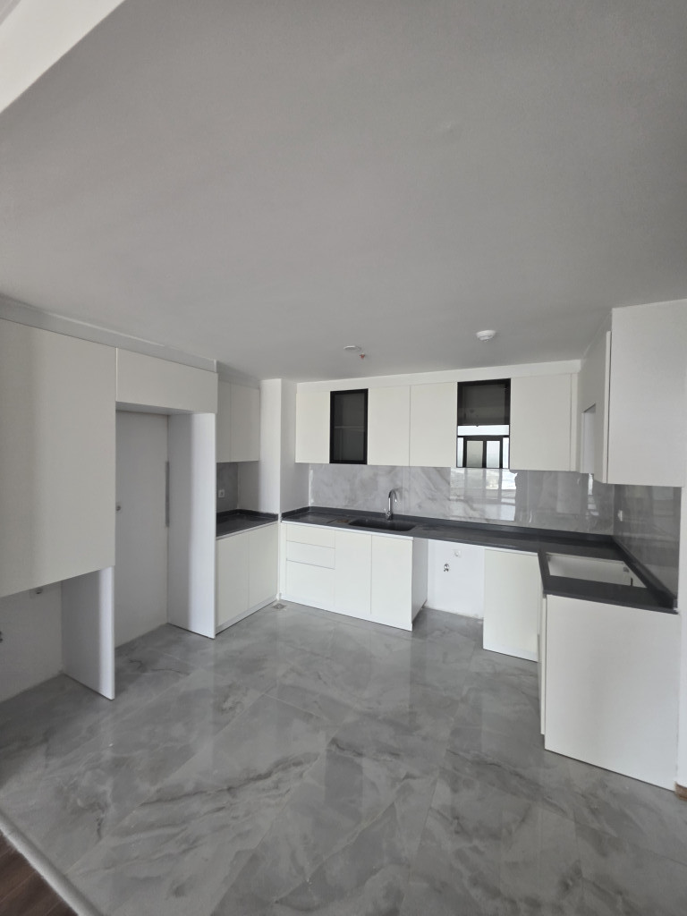 Modern Apartment in Empire Pearl Towers