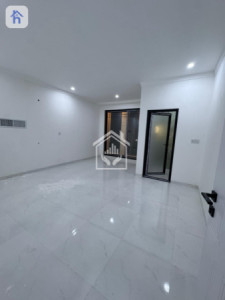 House Opposite Garden Image 7