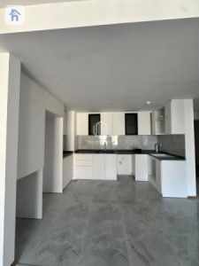 Modern Apartment with Spectacular Features image 4