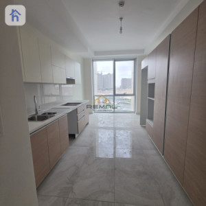 A 4+1 apartment for rent in Empire square image 1