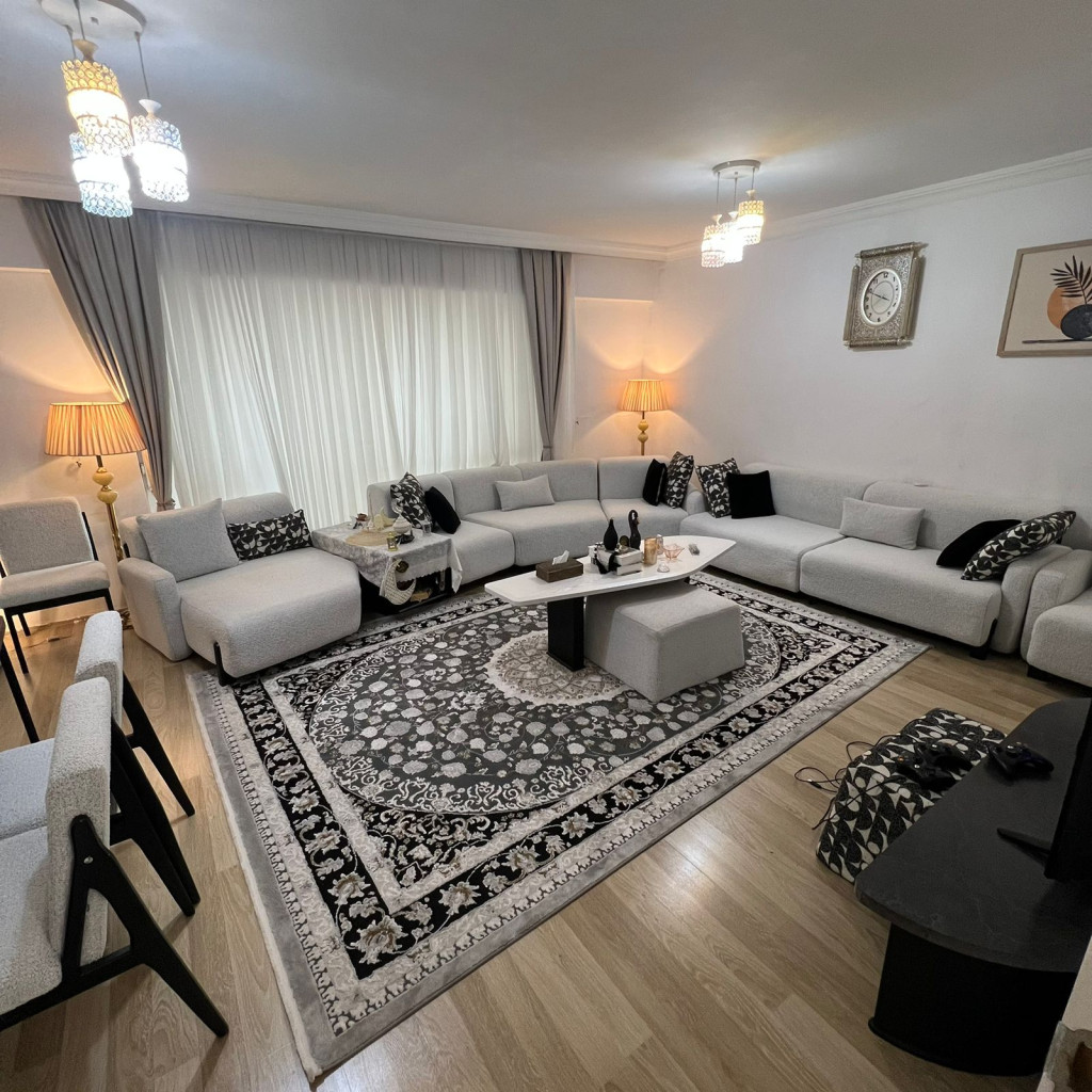 Luxurious Apartment in Prime Location