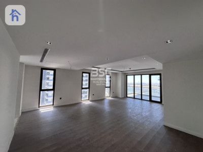 Spacious Apartment with Stunning Views image 10
