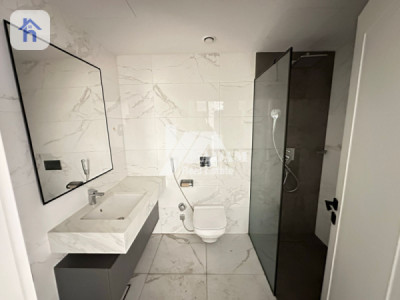 Charming Apartment with Terrace Image 3