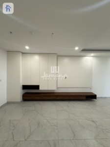 87m² Office in Prime Location Image 3